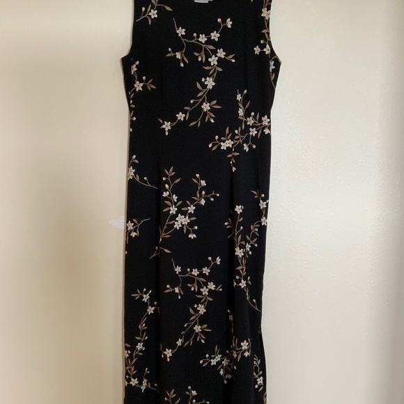 Byer California Dresses & Skirts - Byer California sleeveless floral polyester dress Medium